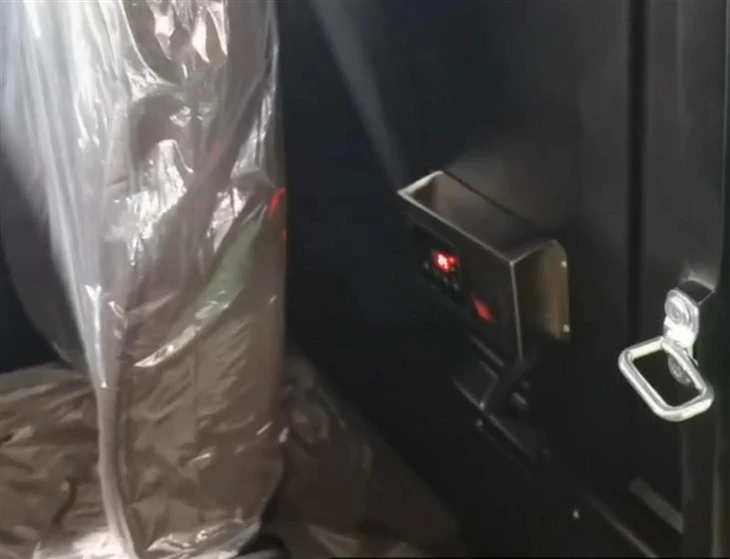 DOT COC Logistics Van With Refrigerator Box Customized Temperature -18 To 5 ℃