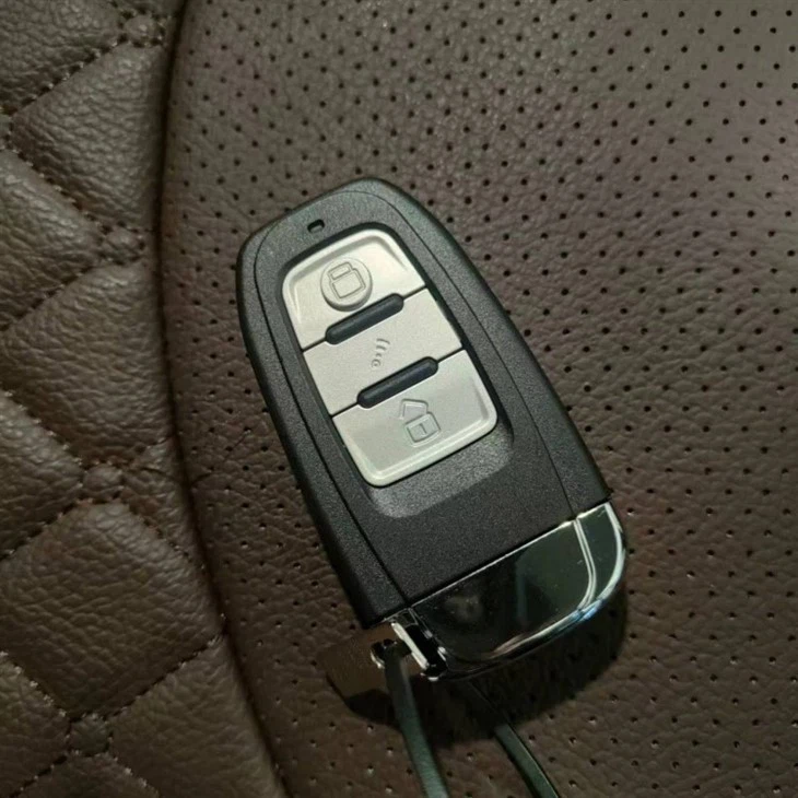 EEC Electric Mini Closed Cabin Scooter For Selling