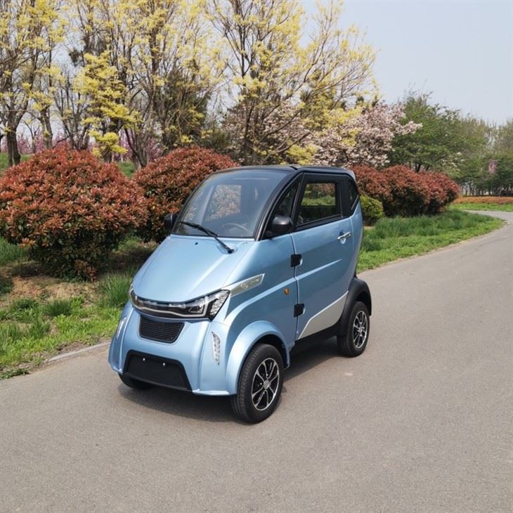 Alacsony sebességű mobilitás négykerekű elektromos jármű